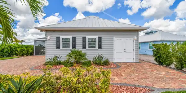 8306 SW SAND CRANE CIRCLE