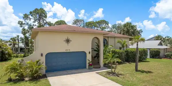 4514 DEWEY DRIVE