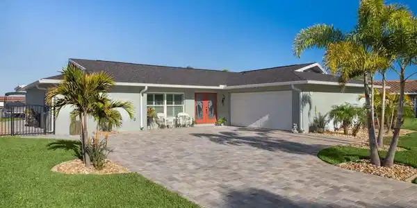 5133 GLENN DRIVE