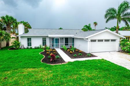 913 SPINDLE PALM WAY