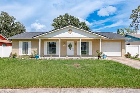 7217 CREEKWOOD COURT