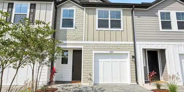 7270 DEER VALLEY CIR