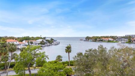 824 S BAYSIDE DRIVE