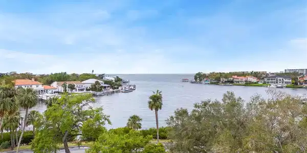 824 S BAYSIDE DRIVE