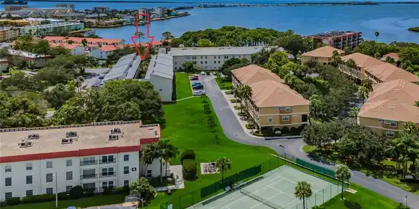 2700 BAYSHORE BOULEVARD