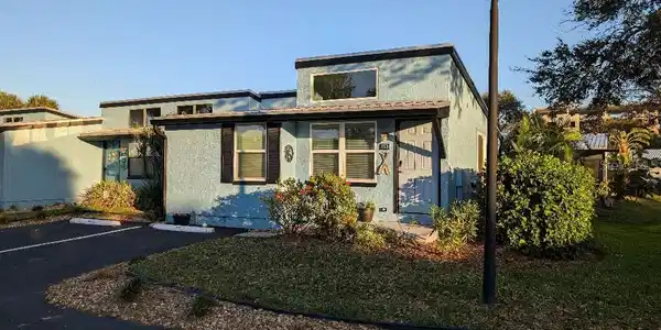 85 HEATHER POINT COURT
