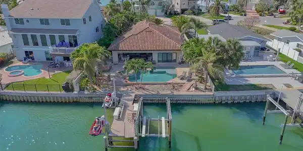 487 HARBOR DRIVE S