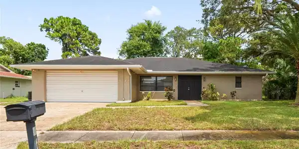 422 TREASURE DRIVE