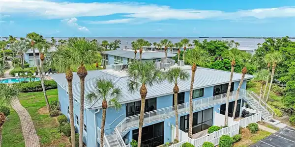 600 MANATEE AVENUE