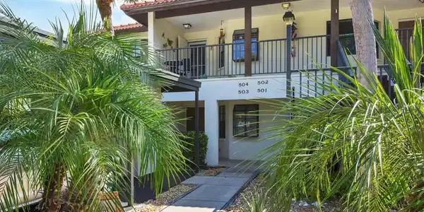 504 PINE HOLLOW CIRCLE