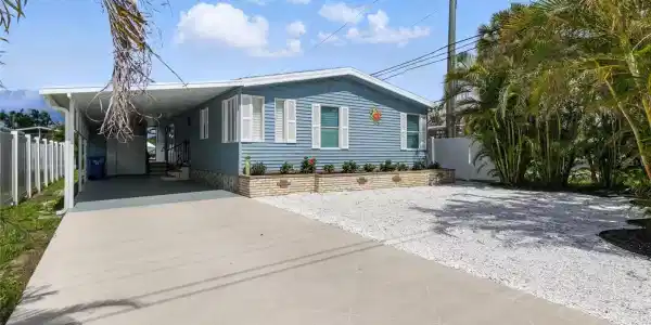 38 PLUMOSA DRIVE