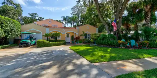 1413 LIVE OAK STREET