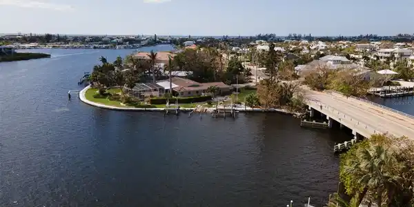 543 KEY ROYALE DRIVE