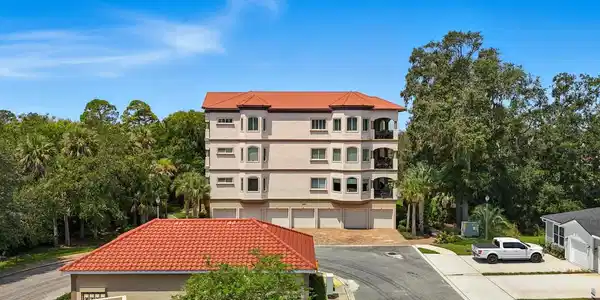 200 CEDAR COVE