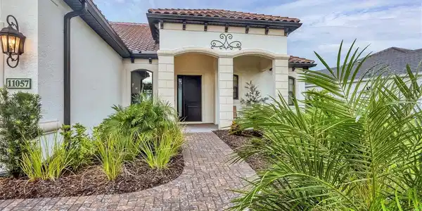 11057 HOGAN CIRCLE