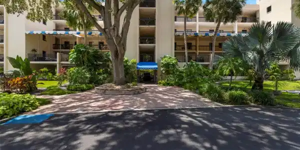 201 TARPON POINT