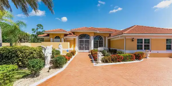 23288 PEACHLAND BOULEVARD