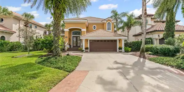 24 KINGFISHER LN