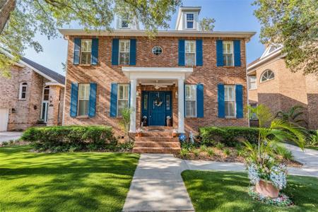 2704 CHAMBRAY LANE