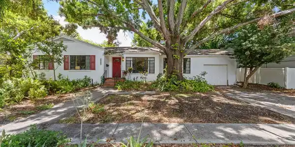 4008 W EL PRADO BOULEVARD