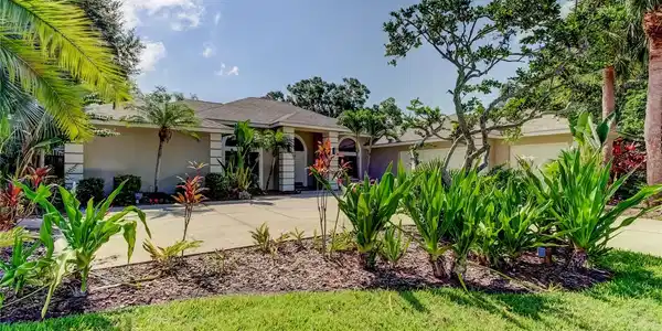 9935 OAKS LANE
