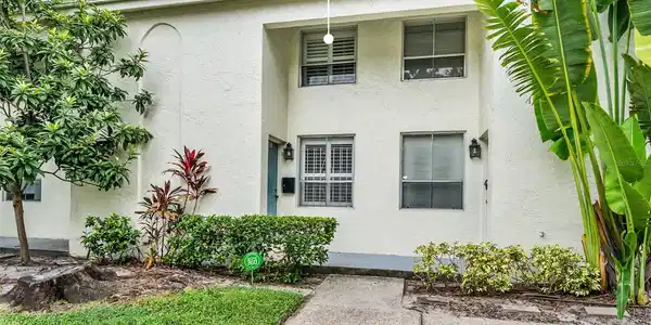 4313 LA RIVIERA COURT