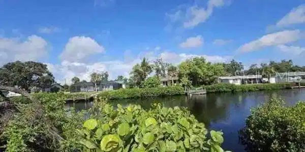 COLONIAL BAY DRIVE