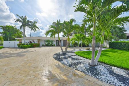 101 POINCIANA LANE