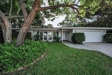 1172 GLENMOOR COURT