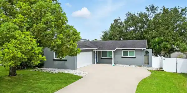 1715 CROMWELL DRIVE
