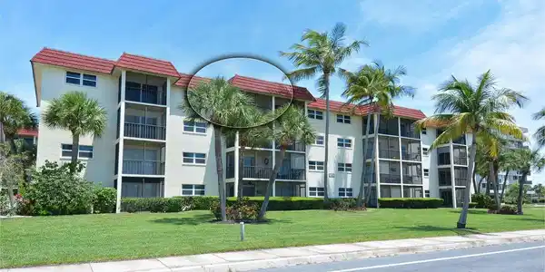 925 BEACH ROAD