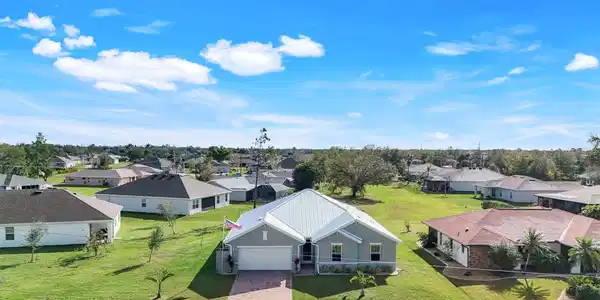 566 CORRIENTES CIRCLE
