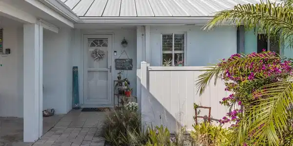 335 ENGLEWOOD ISLES PARKWAY