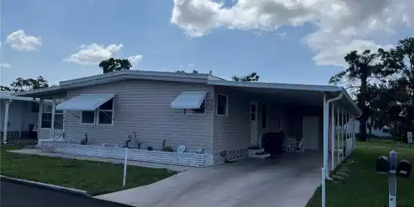 806 JOLANDA CIRCLE