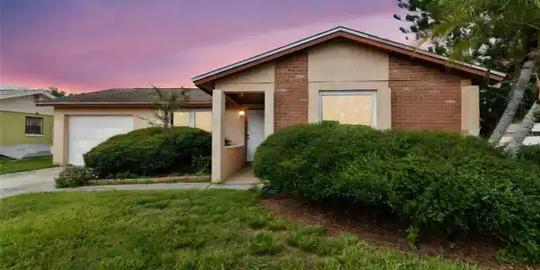 10111 ENCHANTED OAKS CT