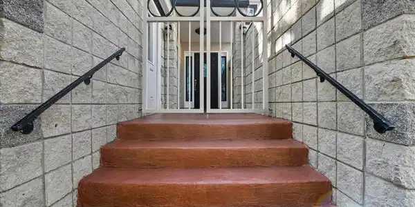 Image 4 Image 4