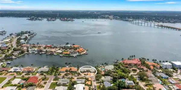 1903 BAYSHORE DRIVE