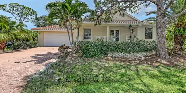 205 SUGARLOAF DRIVE