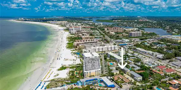 1020 SUN AND SEA DRIVE