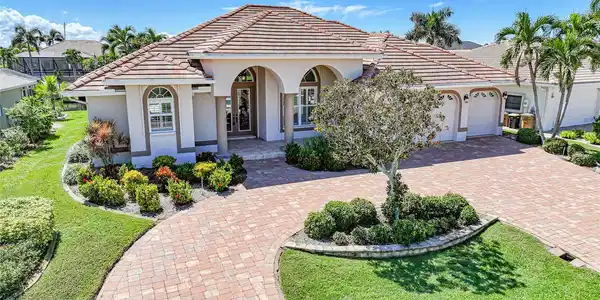 2833 LA MANCHA COURT