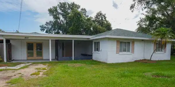 800 SAINT PETERSBURG DRIVE