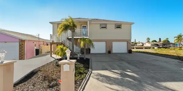13533 VERONICA DRIVE
