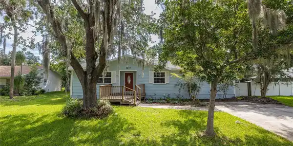 2617 PINE TREE DRIVE