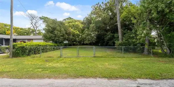 SEA PINES DR