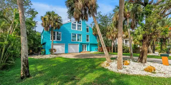 156 SIESTA DRIVE