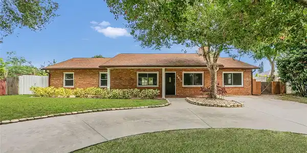 2613 TRAVELERS PALM DRIVE