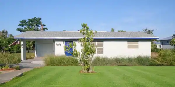 2801 POINCIANA COURT
