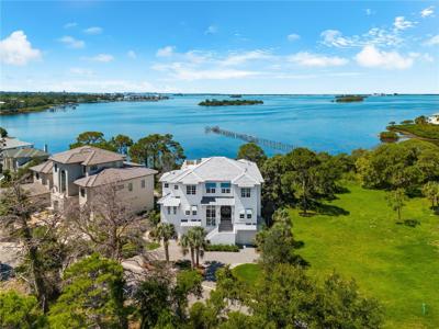 885 SEAVIEW CIRCLE