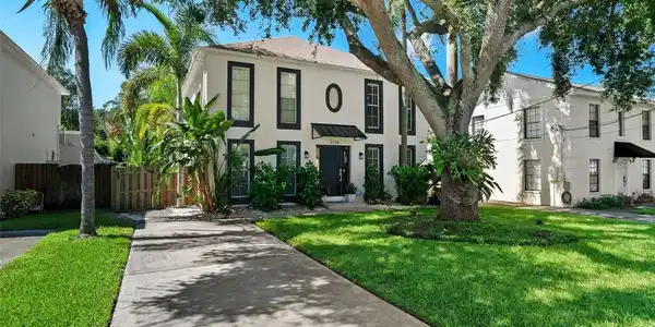 3114 W KNIGHTS AVENUE