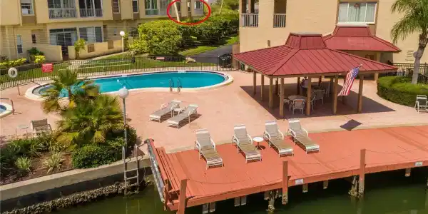 105 ISLAND WAY